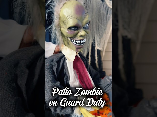 Vídeo relacionado con JOYIN Halloween Zombie Groundbreaker con Ojos iluminados y Sonido Aterrador para Halloween Patio al Aire Libre Decoración de césped