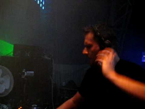 djxentrix aka matt heize dj set at energise 2009 2010 playing dnox & beckers