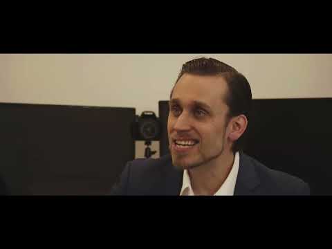 Фильм; Под прицелом общества / Public Eye — Русский трейлер (2021)