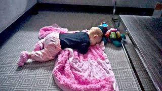 CUTE SLEEPING BABY
