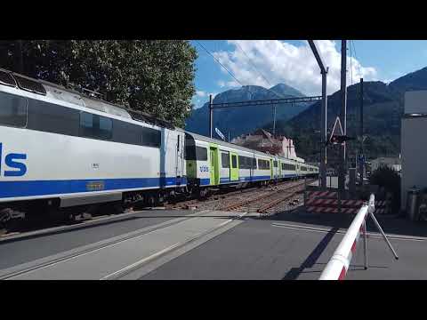 BLS pendelzug Re 4/4 + EWIII ex Swiss express coach in Interlaken West