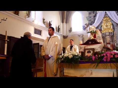 don Božidar Medvid - "Arški" župnik u Jelsi