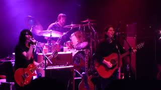 The Breeders - Happiness Is A Warm Gun (Beatles) - Santa Ana