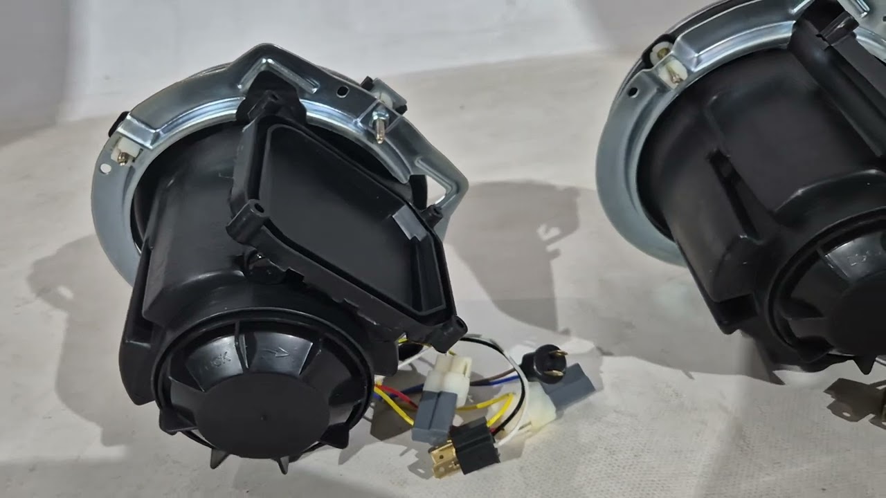Mercedes G сlass W463 1990-2018 гг. Передние Фары Manor Black LED (2006-2017) Video 1