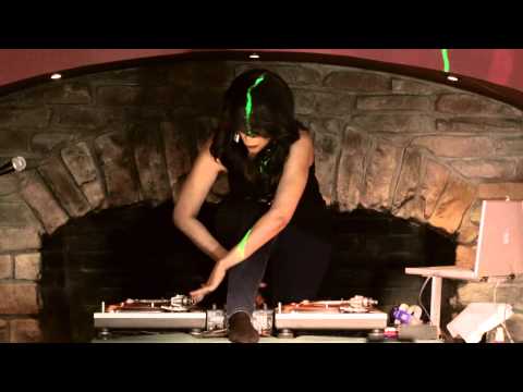 DJ COCOA CHANELLE TURNTABLE TRICKS