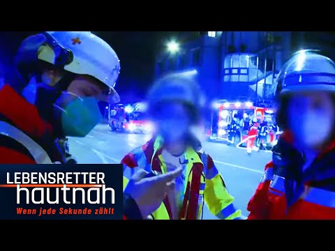 Spannender GROßEINSATZ: David & Micha werden zu Hausbrand gerufen!! | Lebensretter hautnah | SAT.1