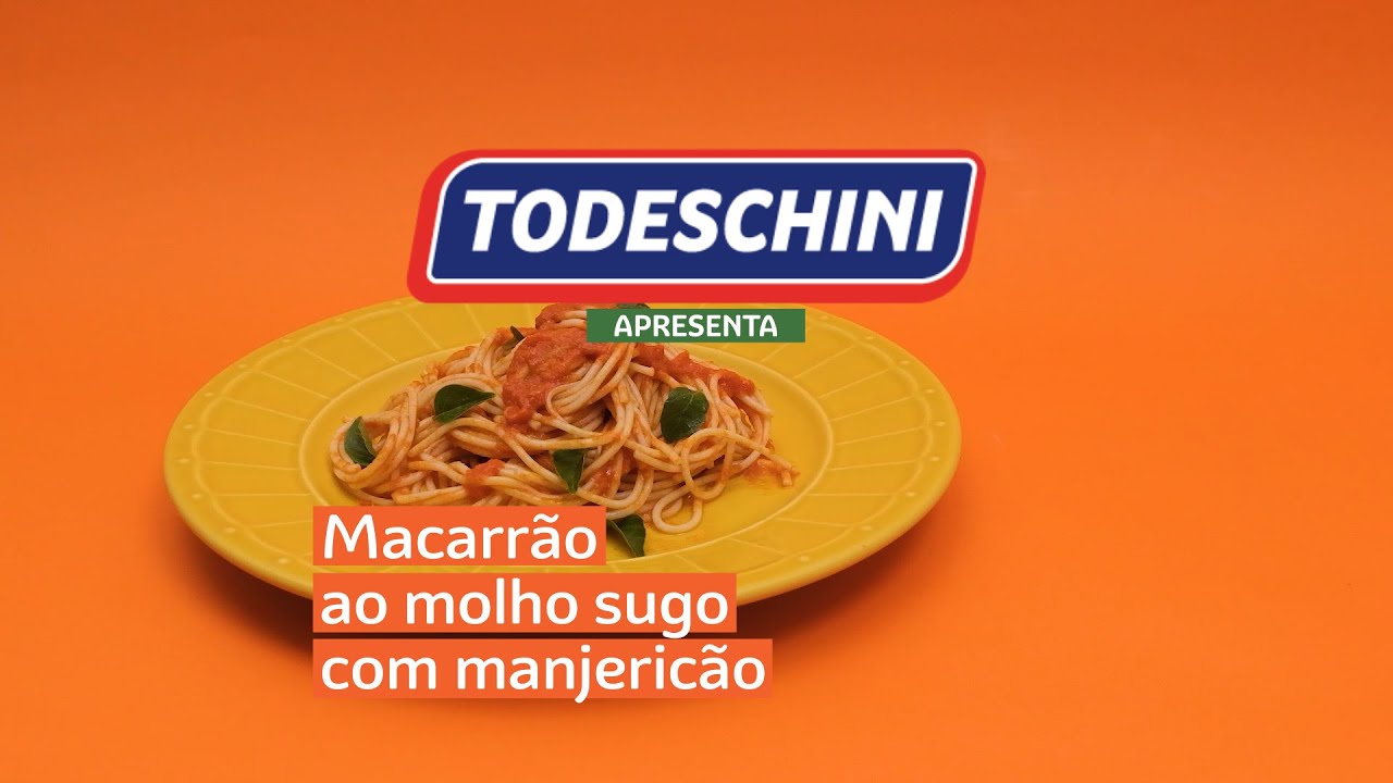 Macarrão ao molho sugo com manjericão
