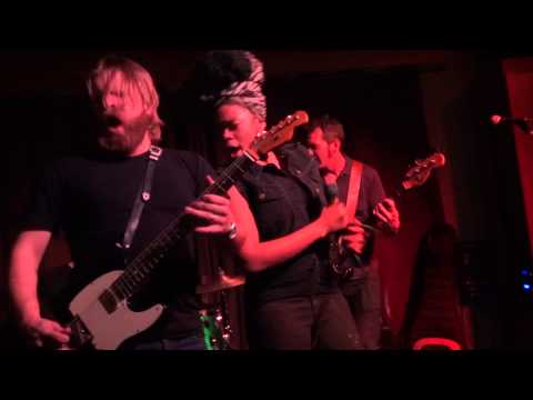 Nikki Hill - Whole Lotta Rosie (AC/DC cover) @ Tip Top 12/12/13