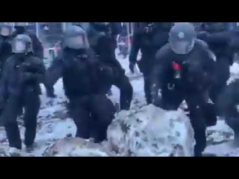 Bei Polizei gibt es ein Spezial Kommando. Extra ausgebildet um gefährliche Schneemänner zuZerstören