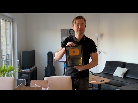 10000 Subscriber Special - The Bronze Play Button has finally arrived!