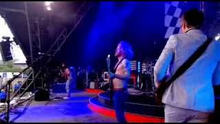 Biffy Clyro - Glitter and Trauma (Live at Glastonbury 2011)