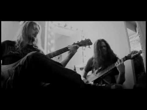 Meshuggah Pre Show Warm Up [Alive DVD]