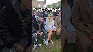 Download lagu Central Cee Got Bored At This LV Show And Decided To Start Playing His DS #CentralCee #Shorts mp3