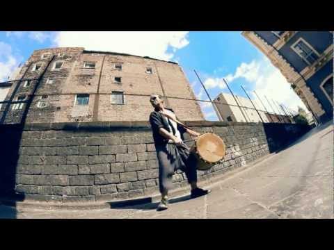 Ipercussonici - Quannu Moru, Faciti ca nun Moru! Feat. Lucia Sardo