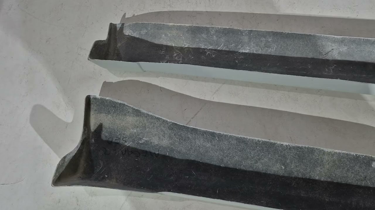 Renault Megane II 2004-2009 рр. Бокові пороги (SD,під фарбування) Video 1