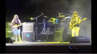 LUZ SIN FRENO de Spinetta y los socios del desierto peli