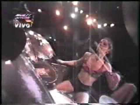 L7 - Wargasm - live in Rio (with Kurt & Courtney on stage)