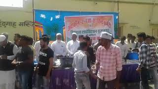 preview picture of video 'Muslims brothers welcoming  Hindus Brothers during Ramnavmi in Sujangarh India wants only Peace....'