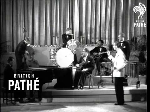 Harry Parry And His Band Issue Title Is Hot Dogs (1942)