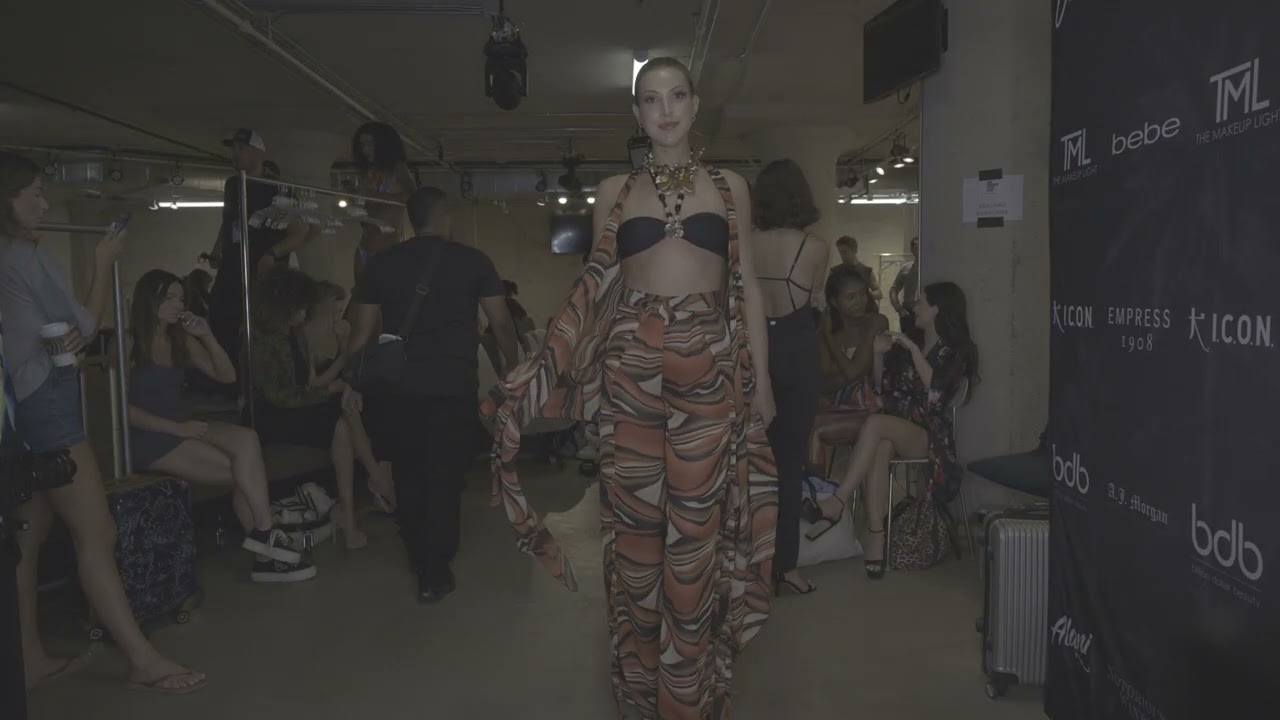 Model Alyssa poses @artheartsfashion LAFW