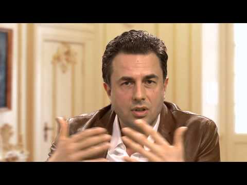 Veit Lindau - Seizing the Chance (Inspiration) | MYSTICA.TV