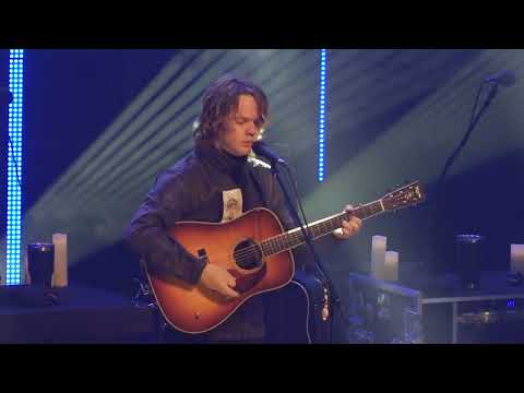 Billy Strings channels Tony Rice "The Likes of Me" 3/15/22 Boston, MA