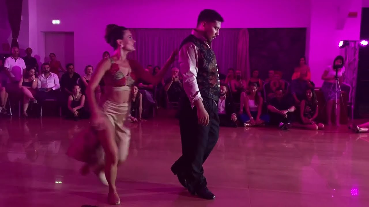 Video thumbnail for Octavio Fernandez y Chantal Fernandez - Masters of Tango CSTW 2022