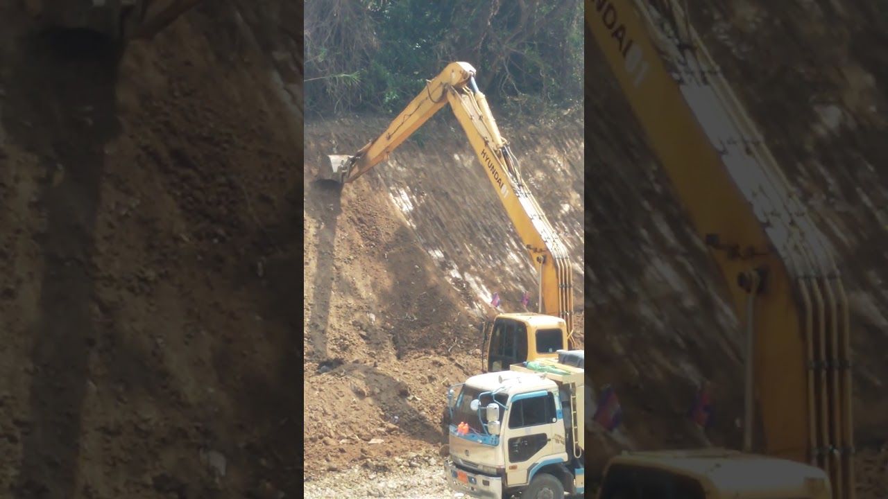 Yellow Excavator Loading Soil Into truck #shortsfeed #excavating