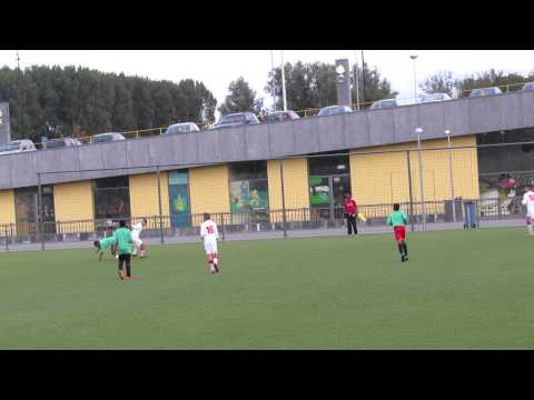 Lorenzo van Slimming | Zeeburgia C1 scoort tegen Zuidoost United 14-08-2013