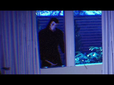 A MASKED KILLER WITH A HUGE KNIFE BROKE INTO MY HOME. - Stranger Never Sleep Again