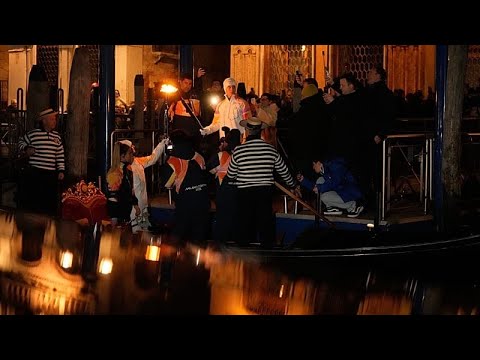 Video Thumbnail: Rattenboot, Masken und Ausnahmezustand: So feiert Venedig Karneval 2026
