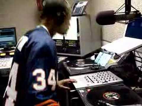 DJ MONDO LIVE on Hot 105.5(myspace.com/djmondo3)