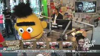 Sesamstraat in het Glazen Huis van Serious Request 2011 in Leiden