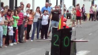 preview picture of video 'Feria de ALMENDRAL 2012 (Badajoz) - Autos locos (Avión)'