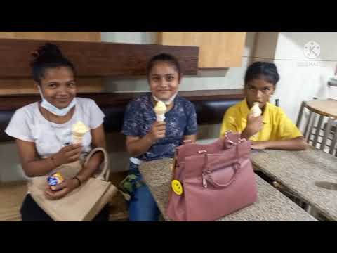 McDonald's me ice-cream kya baat hai bachcho ki masti