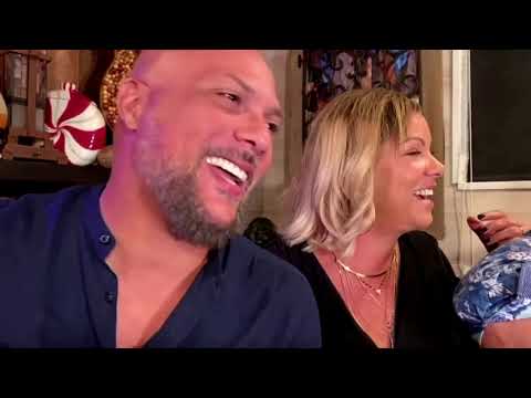 キューバのバンドが「Vote for Trump」にサイン (The Cuban band signing 'Vote for Trump')