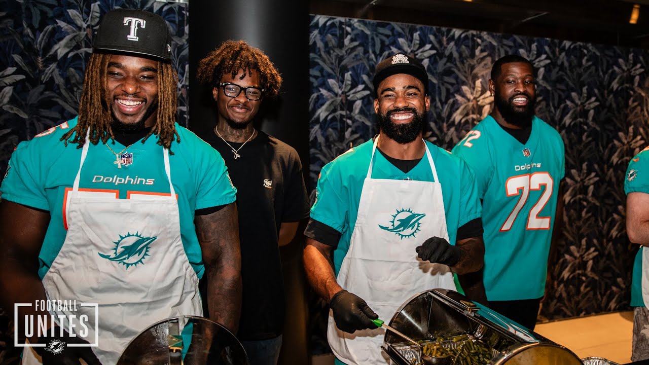 Miami Dolphins, Goya Host Thanksgiving Dinner for South Florida Families