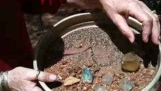 preview picture of video 'Pam shows some of her finds on the gemfields'