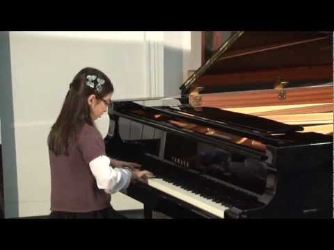 M Negrea: Sara-n poarta, Olah Agatha