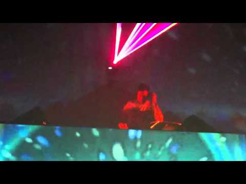 Gareth Emery at Luminance, Studio Coast, Tokyo 11-6-2011