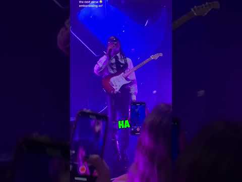 When Your Fans Don't Know the Lyrics..😬