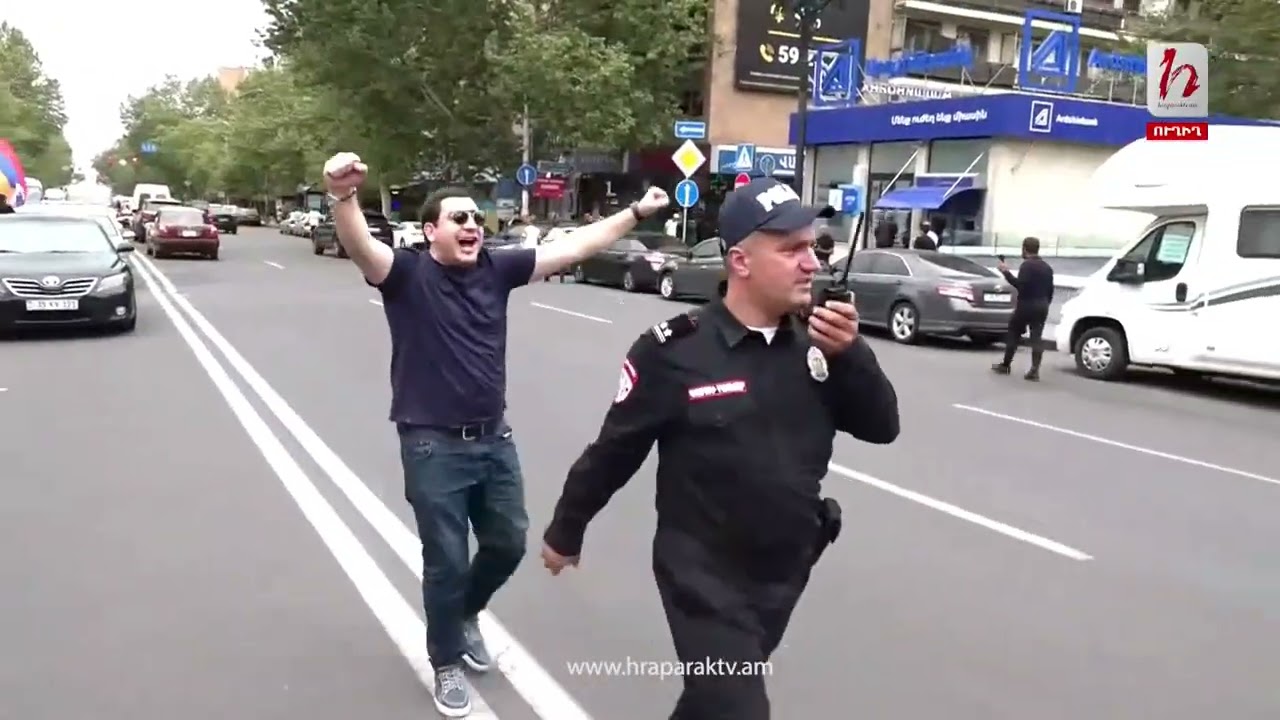 Ավտոերթի մասնակիցները փակել են Մաշտոցի պողոտան