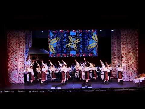 Ansamblul Folcloric Romanasul - Cantec si dans din Moldova