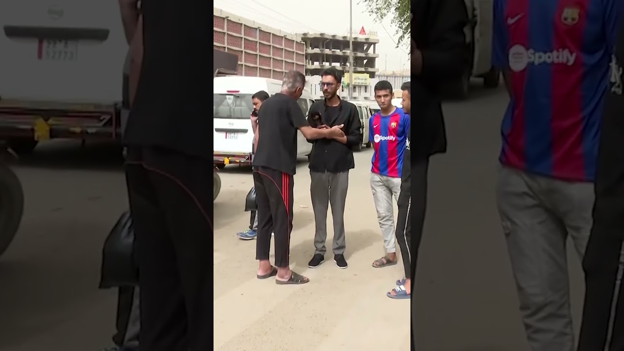 فيديو | رجل ينفعل بسبب حالته المعيشية: "صار سنين مقدم على الرعاية"