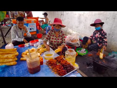 Grilled Beef For Sales In Front Of Garment Factory Only 500 Riel For A Stick -Very Cheap Street Food