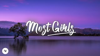 Hailee Steinfeld - Most Girls (Lyrics)