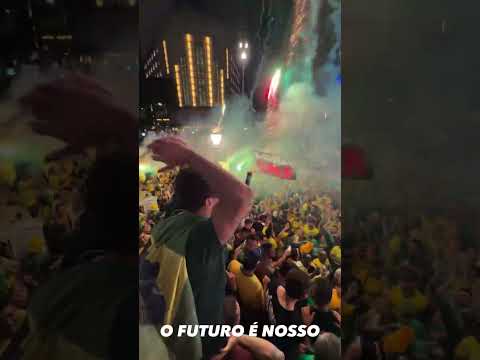 Minas Gerais: Nikolas Ferreira agita BH e o bloquinho 22