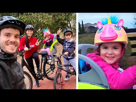 PASSEIO DE BICICLETA PELAS RUAS DE ORLANDO NOS EUA - Família Brancoala