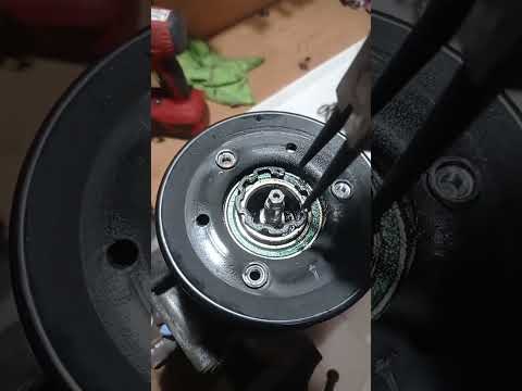 AC Car compressor - Shaft Seal removing