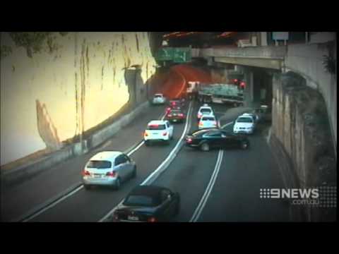 Nine News Sydney: Another truck nearly jams itself in the Sydney Harbour Tunnel (28/7/2014)